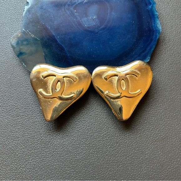 Vintage Chanel CC Heart Clip On Earrings - Picture 2 of 8